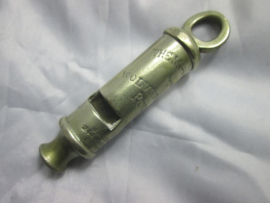 British Police whistle. Wolverhampton Police Metropolitan patent.J.Hudson&co. Engelse politie dienst fluit. met nummer.