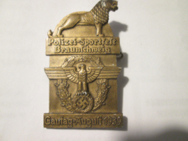 German tinnie, rally badge, duitse tinnie Polizei - sportfest Braunschweig, Gautag- August 1939, nicely marked met maker Paulmann & crone Lüdenscheid. zeldzame speld.