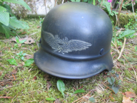 German helmet civil defense, with decal. Duitse helm Kradfahrer model met Luftschutz decal. Luchtbeschermings helm.