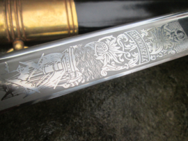 Dutch naval post war sword with etching. nederlands Marine sabel Luitenant ter Zee. WKC Solingen. mooi geetst.