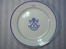 Belgium plate, made in Holland, Belgisch bord met embleem koninklijke Karabinieren  St.Michel 1938