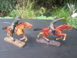 FB Fabrication Belge 2 German on horse. 2 Duitse soldaten op paard