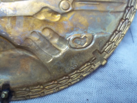 Swiss tin plaque 10cm. Zwitserse holle penning 10 cm doorsnee. met maker.