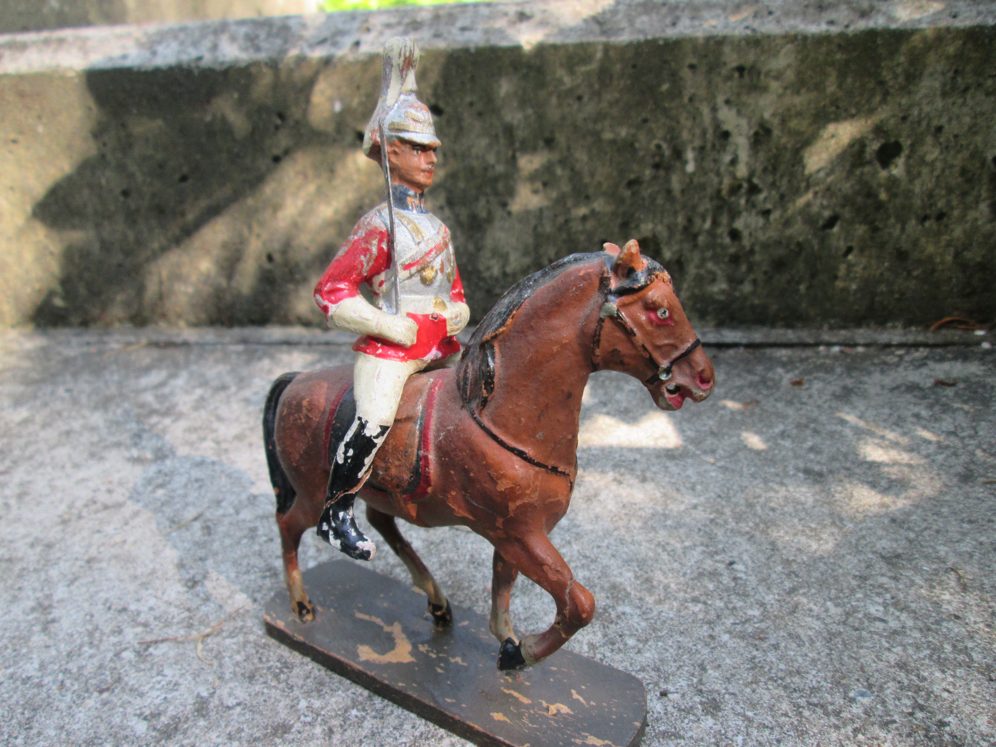 Toy soldier British life guards bigger size. Groter model Engelse Life-guard te paard.