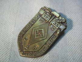 German tinnie rally badge, Reichs- berufs wettkampf der deutsche Jugend 1935. Duitse tinnie Hitlerjugend en Deutsche Arbeids Front