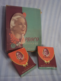 Display kartonnen doos voor haarverf, jaren 60-70, met nog 2 verpakkingen Merk PROCO. zeer leuk en decoratieve afbeelding typisch uit die jaren, goede staat.