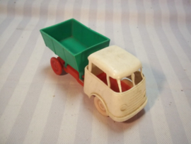 2 plastic DAF car trucks. Plastik DAF auto, jaren 60