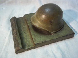 Miniature Swiss helmet . Miniatuur Zwitserse helm Militaire Sport Vereniging Winterthur. metalen uitvoering