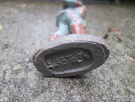 ELASTOLIN 10 cm. German soldier playing. Duitse soldaat met pickelhaube en instrument goede staat antiek speelgoed.