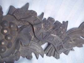 Bronze remembrance plate 1914-1918 and 1940-1945 UNC district ANDES gesigneerd. grafmonument bronzen palm wo1 en wo2. lengte is 64 cm. zeer bijzonder.