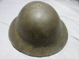 British Brodie steelhelmet MkI. nice with the red ink brodie helmet stamp. Engelse staalhelm voorzien van een donut, dit vanwege het draagcomfort 1917.