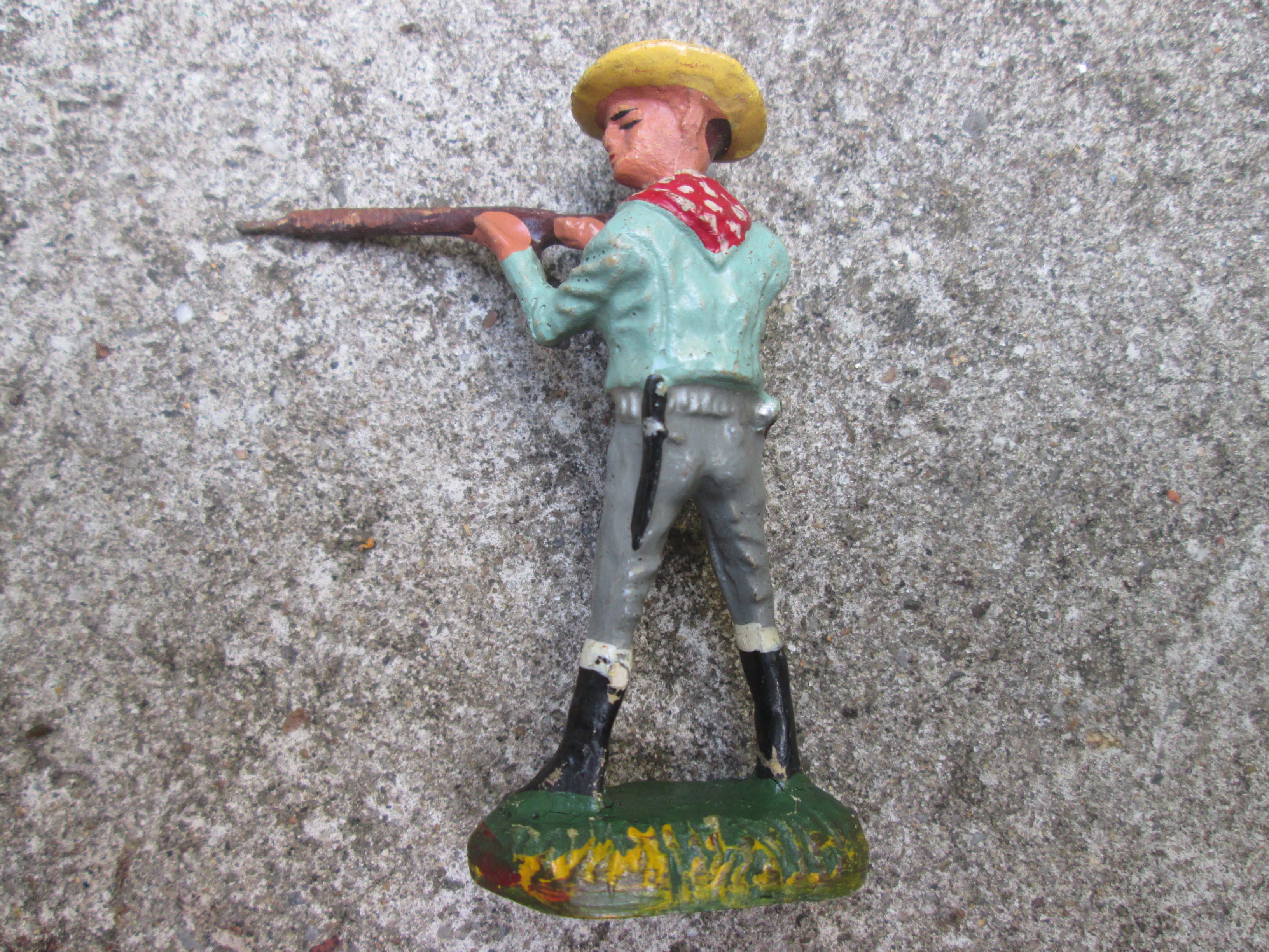 DURSO cowboy with rifle. Cowboy met geweer