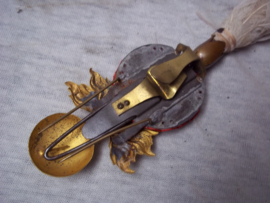 French shako badge officer. Frans shako model 1886 embleem officier, compleet met pluim. Vuurverguld.