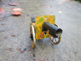 Tin camo gun. Blikken camo kanon