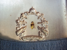 German cigarette case. with badge. Erinnerung an meine Dienstzeit. Duits sigaretten etui met ingedrukt reservisten embleem. je kunt in de epaulet het gewenste regiments nummer plaatsen.