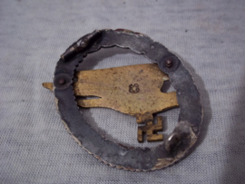 German Fallschirmschützen Abzeichen.  Paratroopers jump-badge. Duits parachutisten embleem buntmetal, zeer zeldzame maker in klaverblad B.S.W.  Bruder- Schneider- Wien.