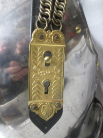 Frans officiers kuras M-1825, voor en achterzijde hebben gelijke makers.