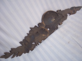Bronse remembrance plate from both wars. Bronzen herinneringspalm van 64 cm. 1914-1918 en 1940-1945, palmtak is gesigneerd komt uit het gebied van de Franse ANDES, niet vaak gezien, zeer bijzonder