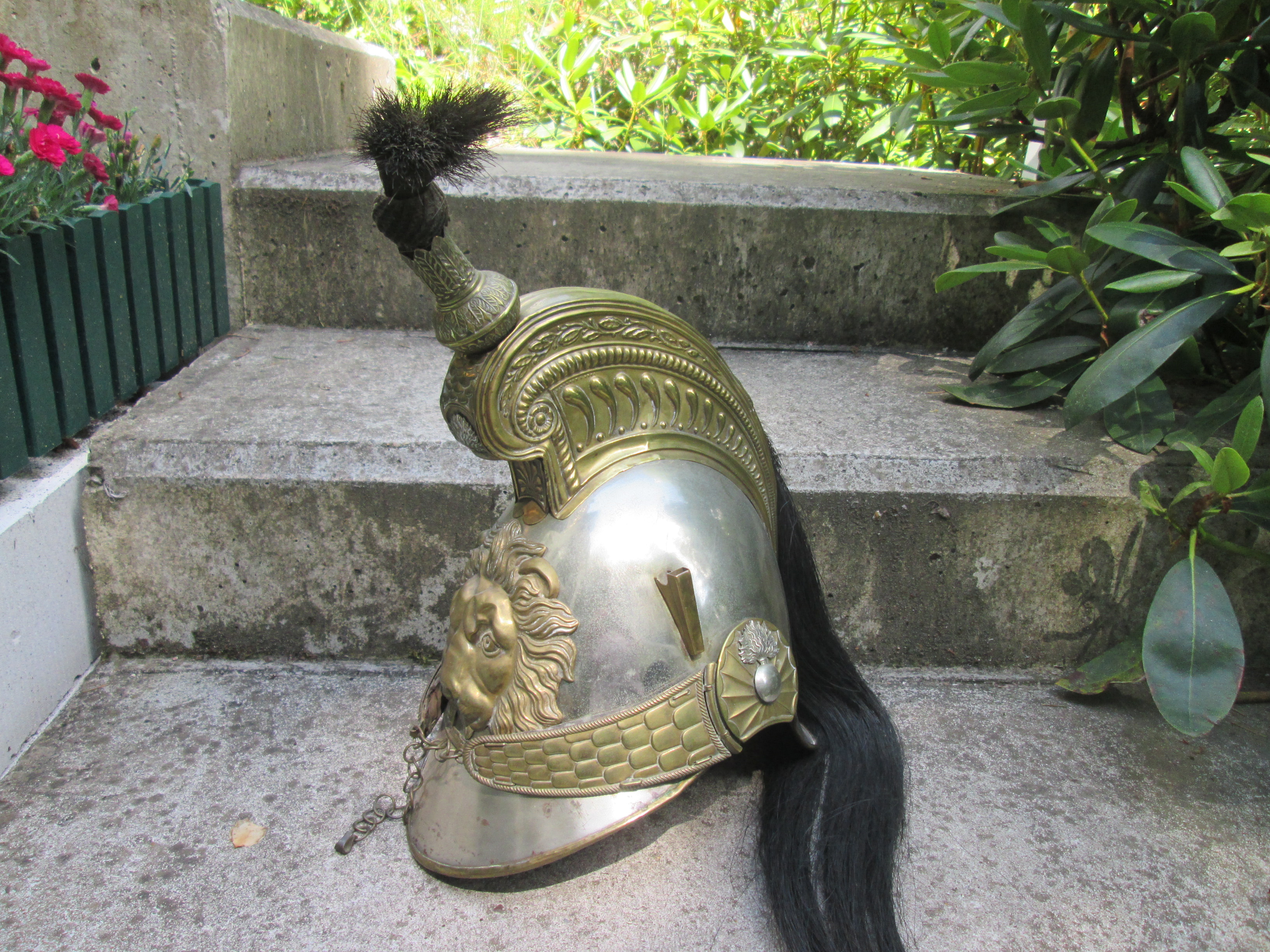 Belgium Dragoner helmet M/1848 complete with original innerliner. Belgische kurassiers/ Dragoner helm mooi gemarkeerd met origineel binnenwerk wat zwaarder model zeldzaam stuk.