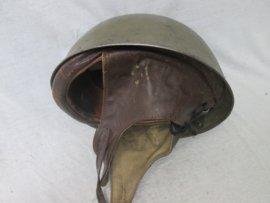 British dispatch helmet BMB 1944. Engelse motorrijder helm, mooi gemarkeerd in een nette gedragen staat. grote maat 7 1/4