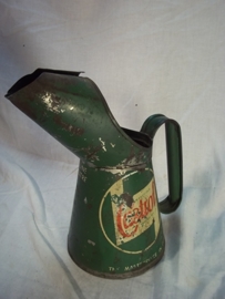Tin oilcan. Blikken oliekannetje, aparte vorm met schenktuit van CASTROL olie