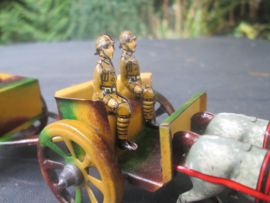 Tin toy Belgium soldiers. Blikken speelgoed Belgische soldaten met paard en wagen, keukenwagen vooroorlogs, Made in Germany klein model.