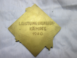 HJ sporting medal gilt. Duitse plaquette Hitler- Jugend, vuurverguld, groot formaat mooi afgewerkt, Leistungsklassen Kämpfe 1940, TOP stuk