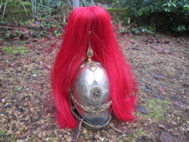 British life- guards helmet 5th Dragoons, new plume. Engelse life guard helm 5 th. dragoons. met een modernere paardenstaart.
