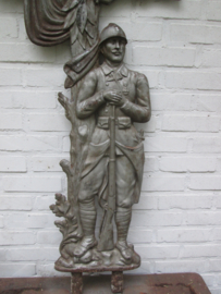 French memorial plaque PORTILION TOURS. Gietijzeren Franse plaquette ter herinnering aan WO1. zeer bijzonder en uniek stuk afmeting 110 cm bij 50 cm.