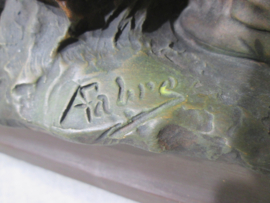 Terra-cotta beeld van 2 Belgische soldaten, gesigneerd, TOP stuk in een TOP staat.