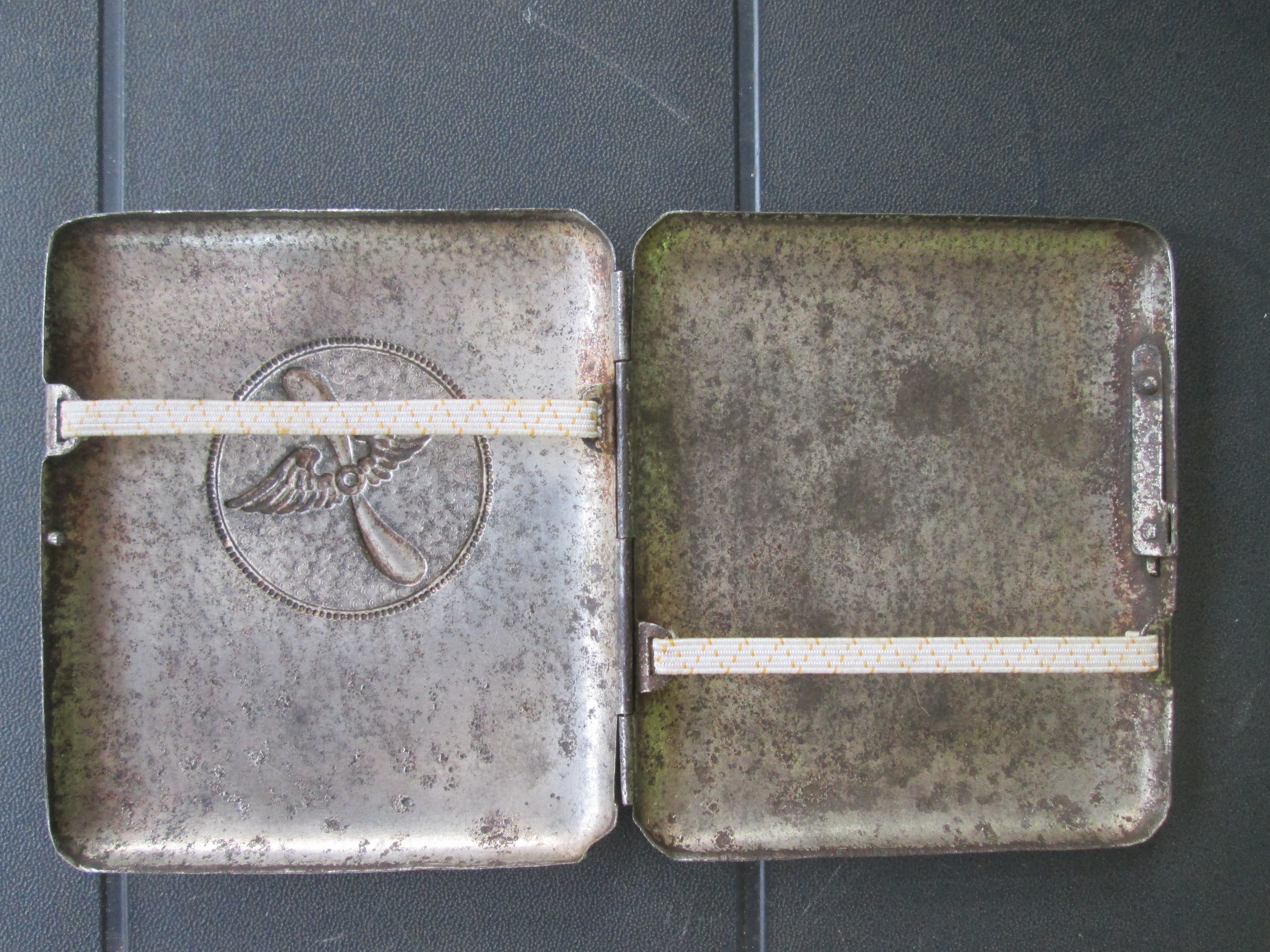 German cigarette case FLIEGERTRUPPEN.