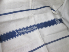 Towel of the German Navy. Handdoek van de Kriegsmarine, blauw van kleur met 1 baan.