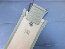 US Army plier with cover. Amerikaanse kniptang in canvashoes beide 1944 gedateerd in een zeer goede staat.