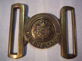 British buckle Nil sin Labore. Bronzen Engelse gesp infanterie regiment, nummer gelijk