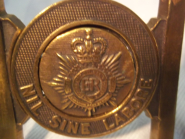 British buckle Nil sin Labore. Bronzen Engelse gesp infanterie regiment, nummer gelijk
