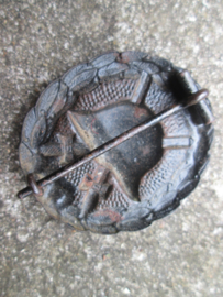 German wounded badge black. Duits gewondenembleem zwart.