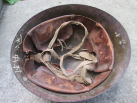 Japanese helmet M-1890, nicely marked used condition, Japanse staalhelm. met originele ster en binnenwerk, mooi gemarkeerd, moeilijk te vinden helm in originele staat. gedragen complete staat.