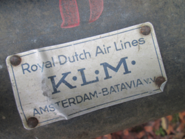 KLM suitcase. KLM koffer gemaakt in Amsterdam voor reizen overzee naar de oost. Royal Dutch Airlines K.L.M. Amsterdam - Batavia. zeer decoratief item.