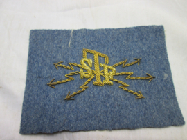 French qualification badge. Signal Corps Telegrafie sans fil. Frans mouwembleem officier verbindingsdienst voor het horizonblauwe uniform. letterlijk vertaald (Zendamateur). zeer nette staat bijzonder.
