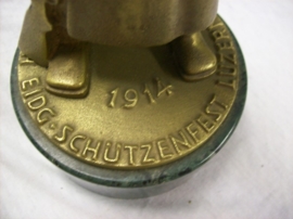 Bronze statue Swiss soldier 1939. bronzen beeld schietwedstrijd Zwitserland Luzern Schutzenfest