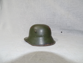 German helmet Mdl. 1916 as moneybox, RARE.Duitse blikken helm als spaarpot DRGM gestempeld, zeer zeldzaam, originele kleur, Duitse helm M-16 zeer gezocht item.