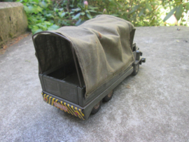 Military toy truck US Army. Blikken speelgoed vrachtwagen Amerikaans leger Made in Japan jaren 60, werkend.