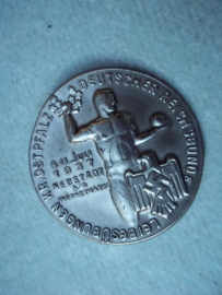 German tinnie, rally badge, Duitse tinnie Deutscher Reichsbund fur Leibungsübungen Kreis Ostpfalz 9-11 juli 1937 Neustadt a/d/ Weinstrasse.