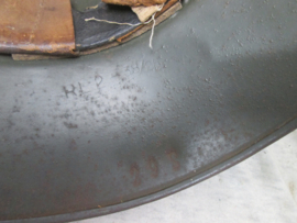 German Gladiator helmet used by VOLKSSTURM and Hitler- Youth. nice Wehrmacht green coloured. Duitse helm Gladiator model legergroen, zoals gebruikt in de einddagen door Volksturm en Hitlerjugend, Groene helmen zijn vrij zeldzaam.