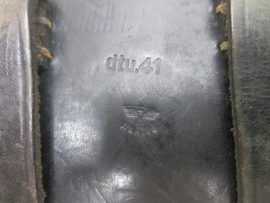 German hard shell P-08 holster nicely marked. Duits p-08 Lüger holster met Waa stempel - maket dtu. 1941, zeer nette staat. TOP stuk.