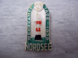 German tinnie, rally badge, Duitse tinnie, SA Wehrkampftage 1939 Nordsee met hersteller, gemaakt van plastik.