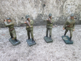 DURSO 4 Belgium soldiers. 4 Belgische soldaten leuke set.