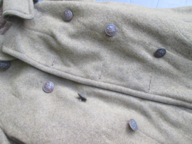 US-Army trench-coat. Amerikaanse lange leger jas WO1 gebruikt en gedragen in de loopgraven van Frankrijk 1917-1918.