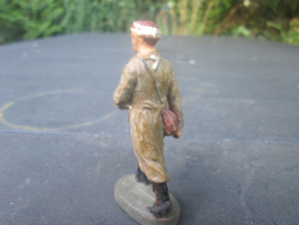 ELASTOLIN Belgium soldier wounded on arm and heat. Belgische soldaat in mitella en hoofdwond. leuk item goede staat.