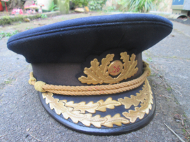 East- Germany Navy admiral cap. Oost- Duitse NVA Nationale Volks Armee DDR admiraalspet, met geborduurde klep en cocarde bijzonder stuk.